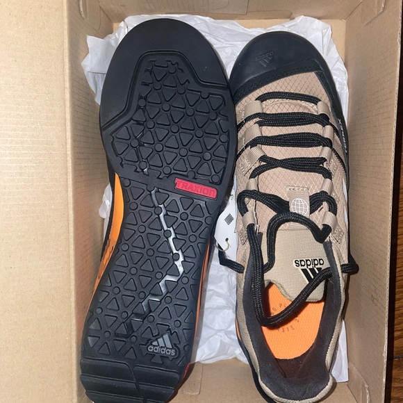 Adidas Terrex Tan and Black Outdoor Shoes *make offers* - Picture 3 of 9